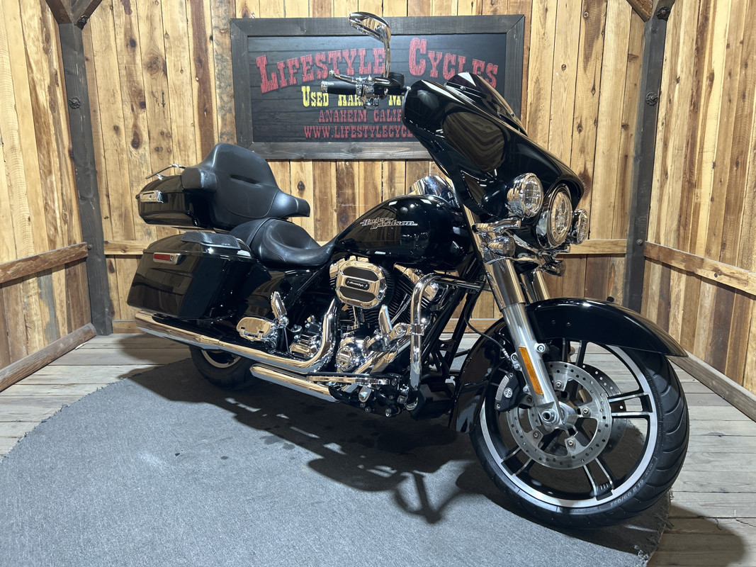 Street Glide®
