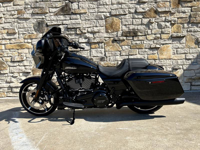 Street Glide®