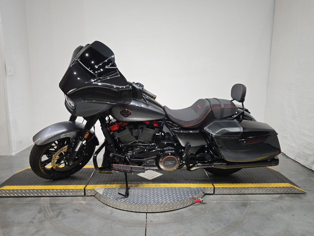 CVO® Street Glide®