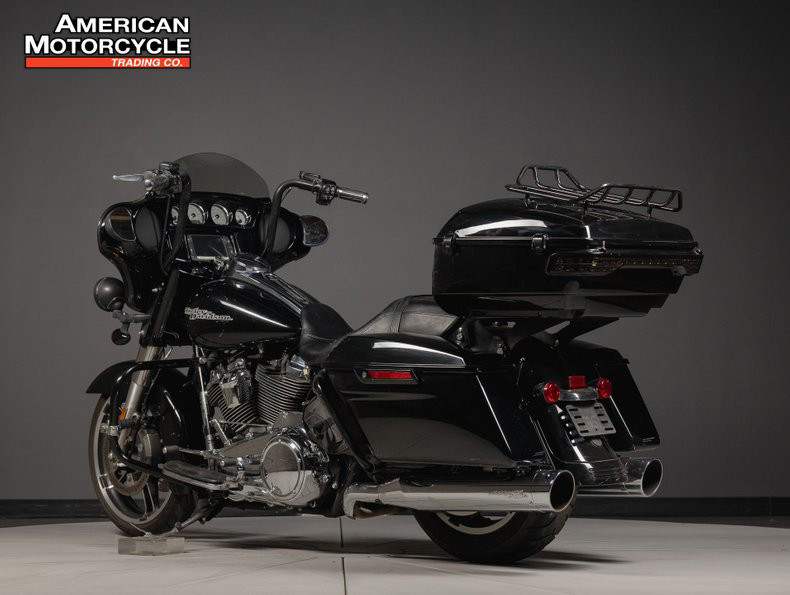 Street Glide®