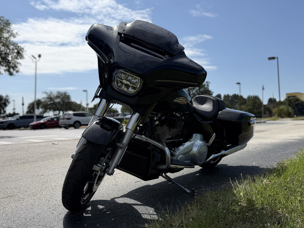 Street Glide®