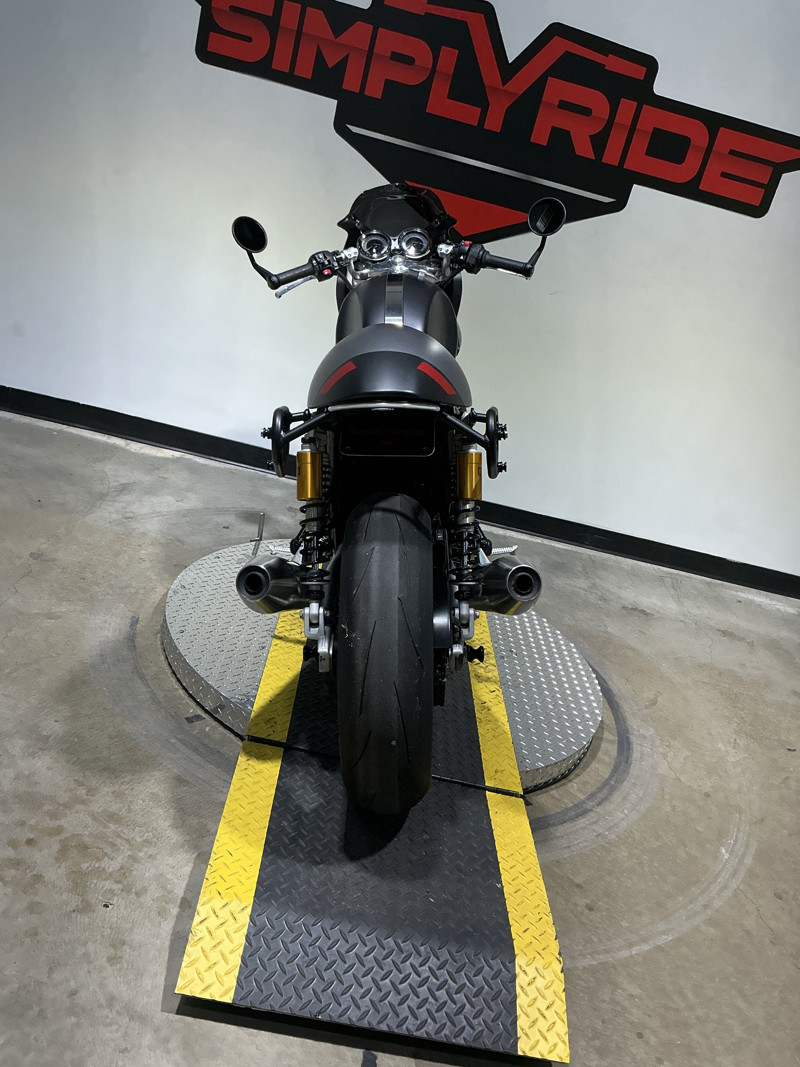 THRUXTON RS