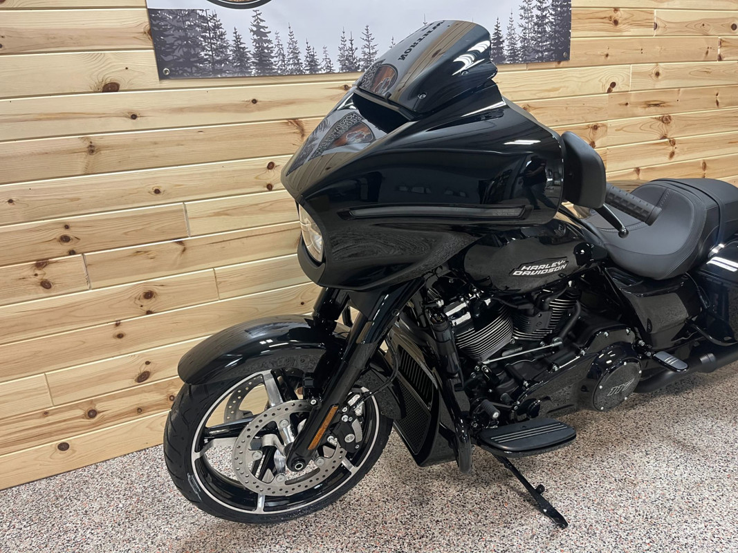 Street Glide®
