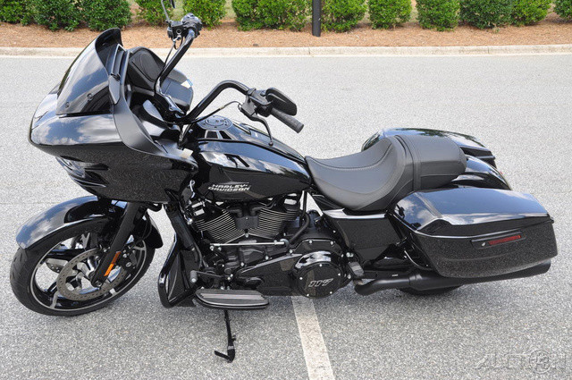 Road Glide®