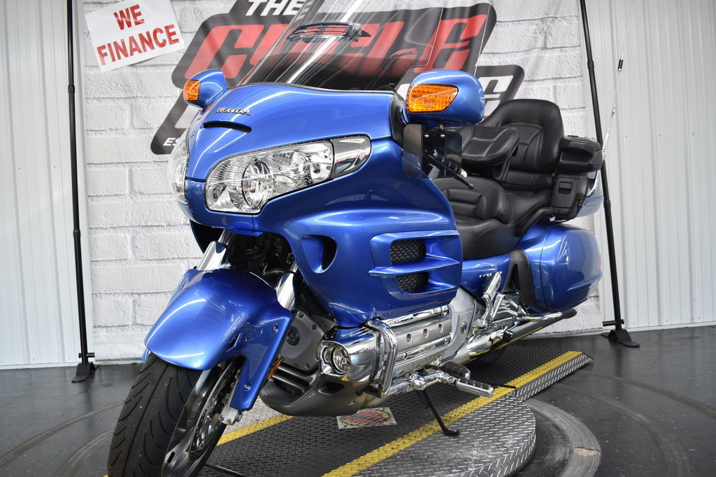 Gold Wing (Audio/Comfort)
