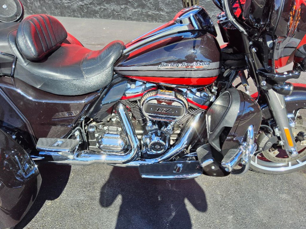 CVO Tri Glide® Ultra