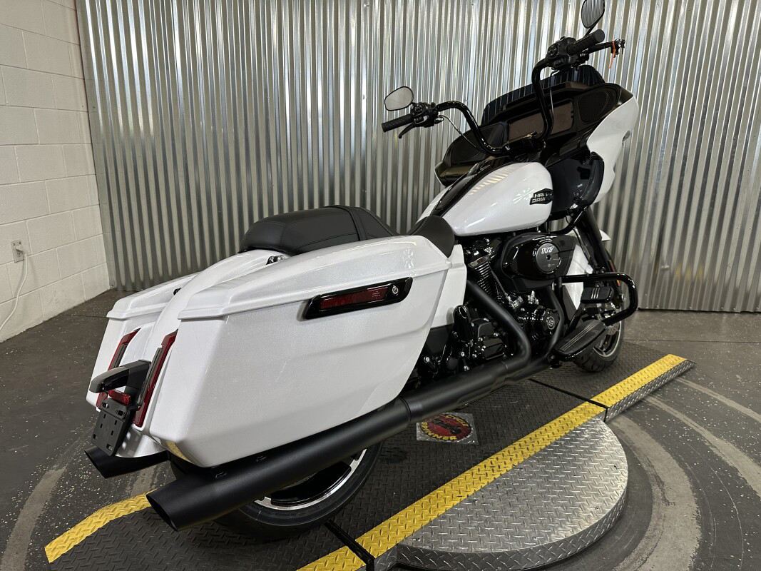 Road Glide®
