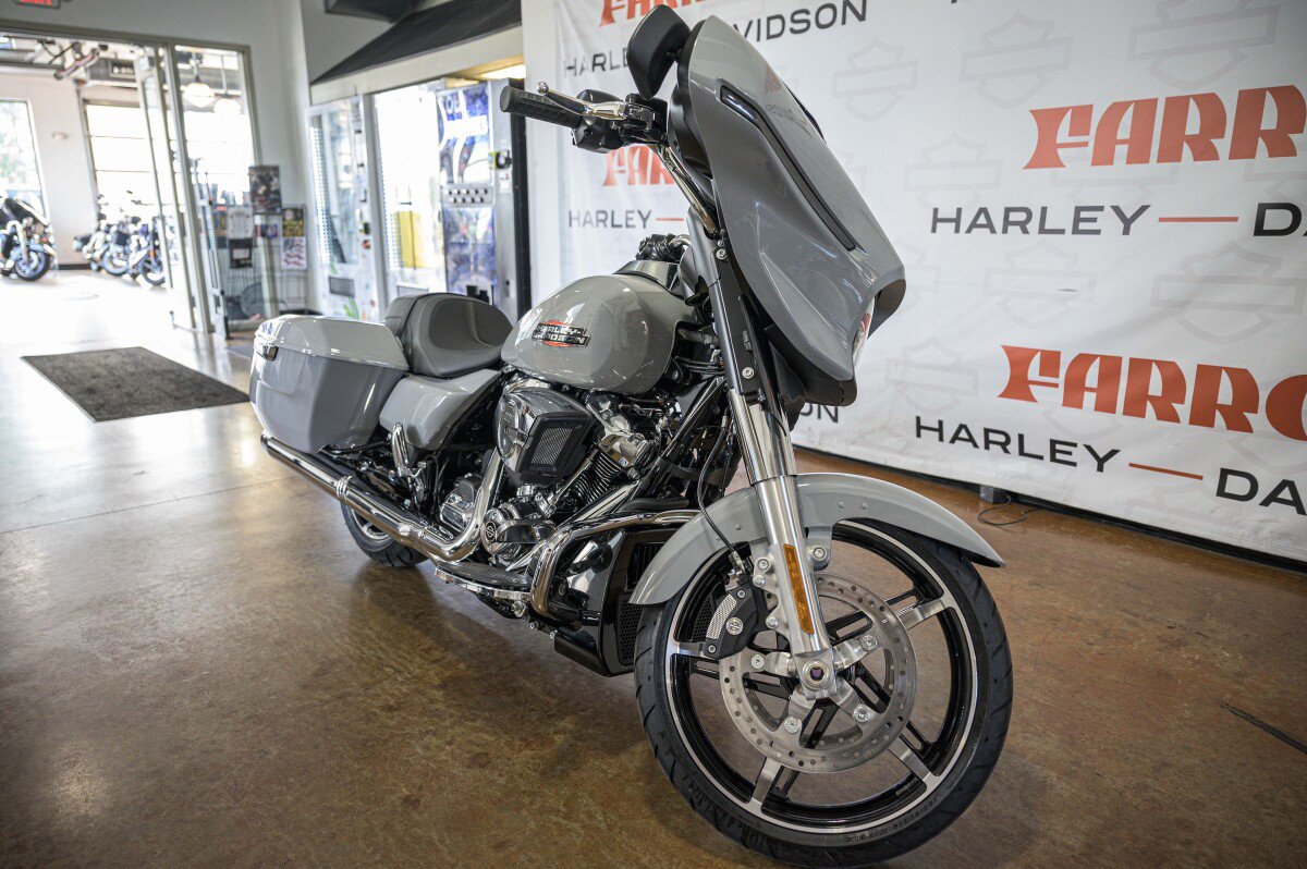 Street Glide®
