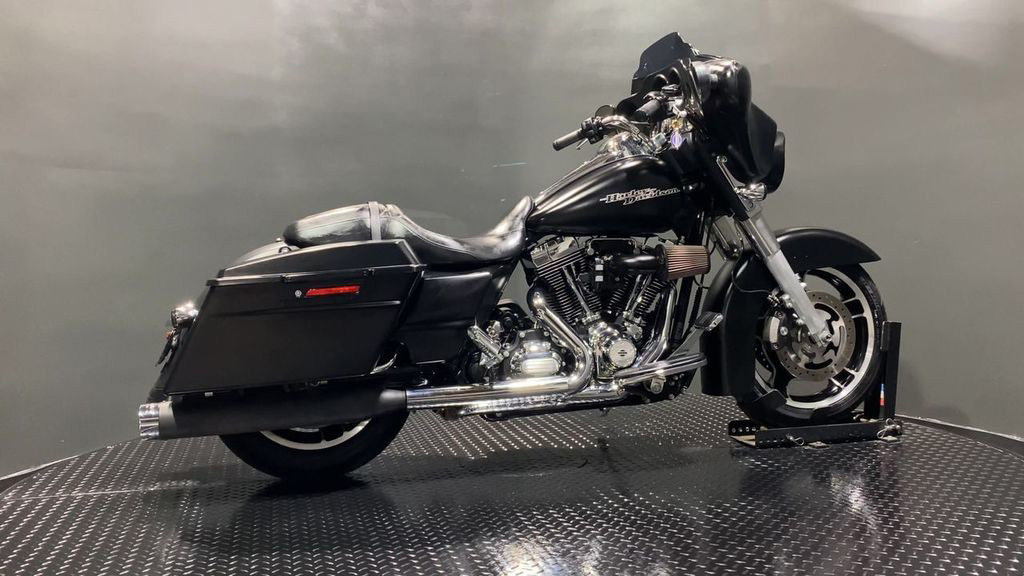 Street Glide®