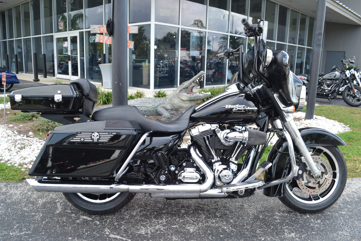 Street Glide®