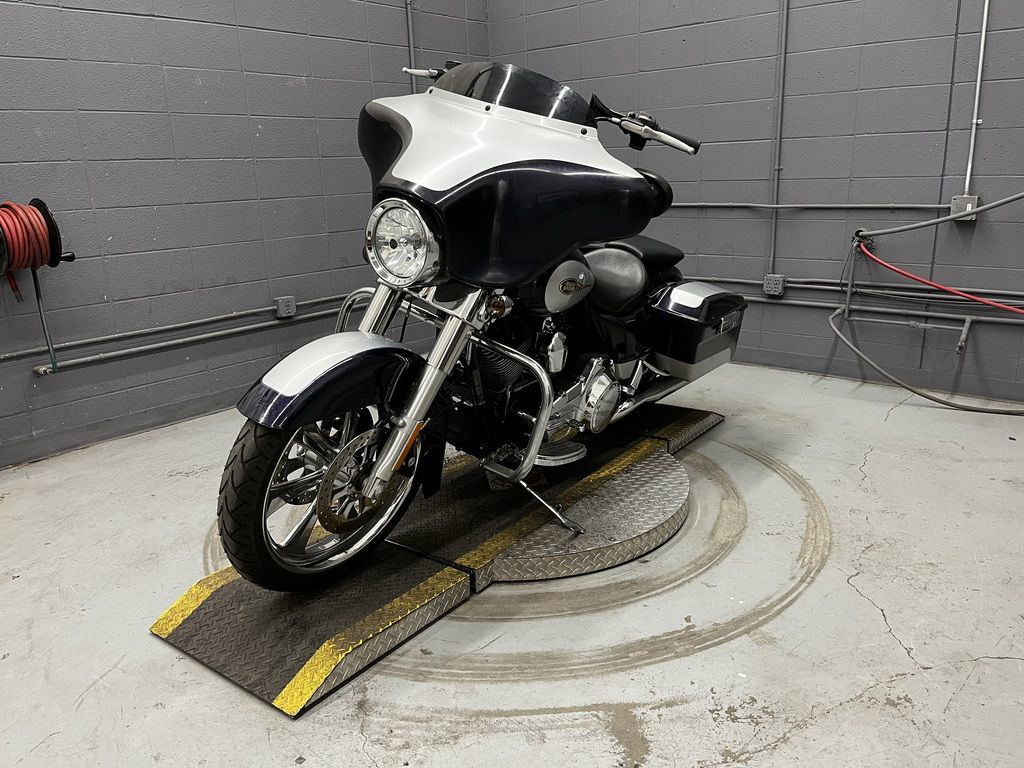Street Glide®