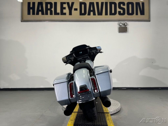 Street Glide®