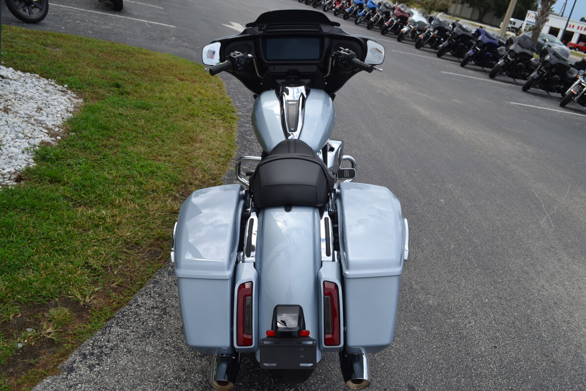 Street Glide®