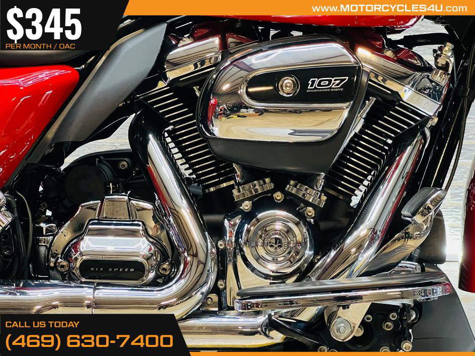 Street Glide®