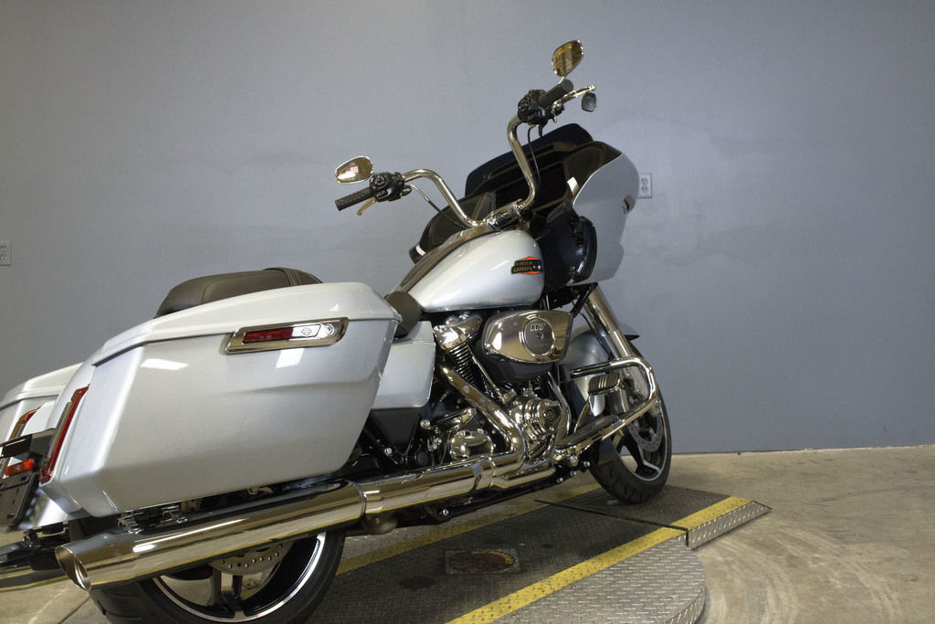 Road Glide®