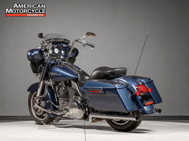 Street Glide®