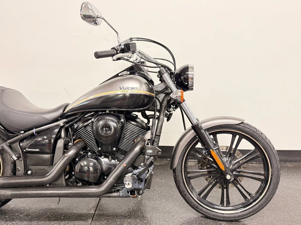 Vulcan 900 Custom