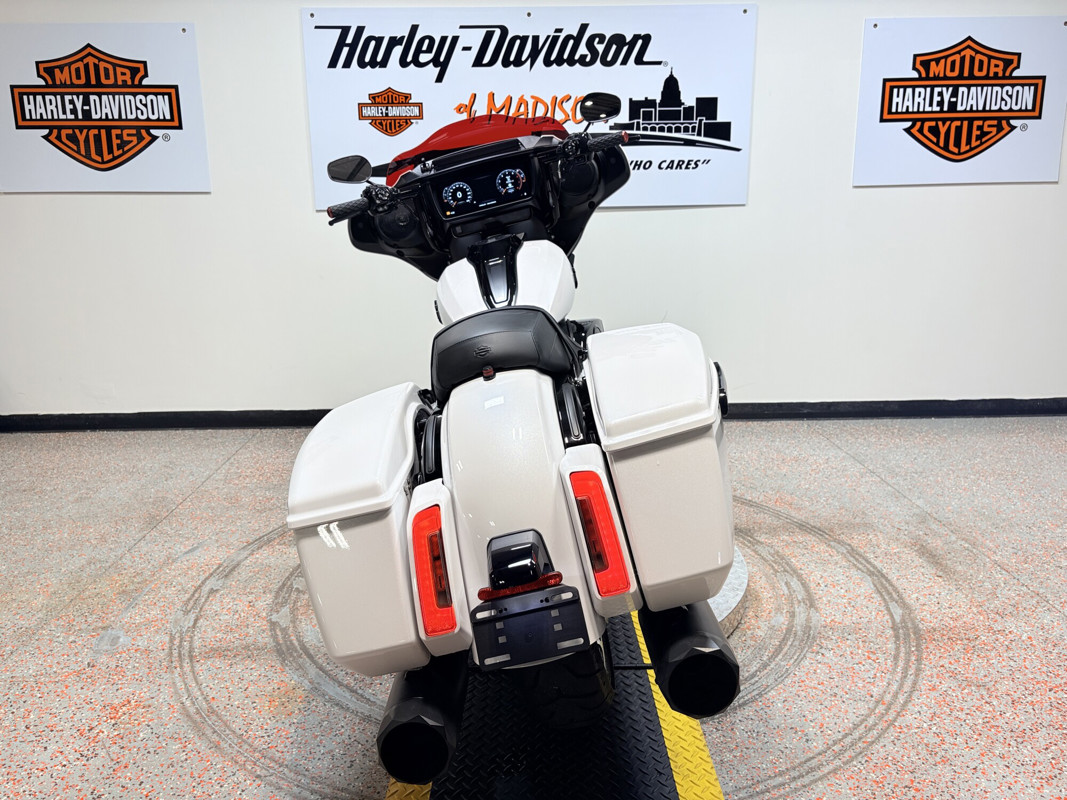 Street Glide®