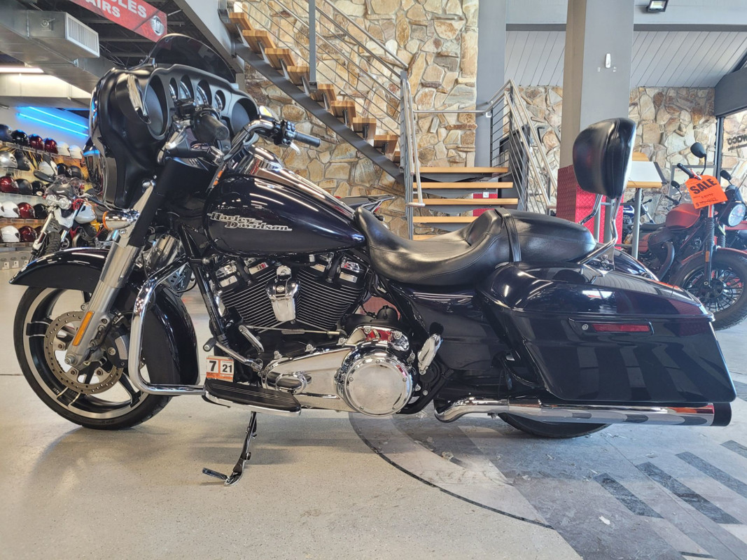 Street Glide®