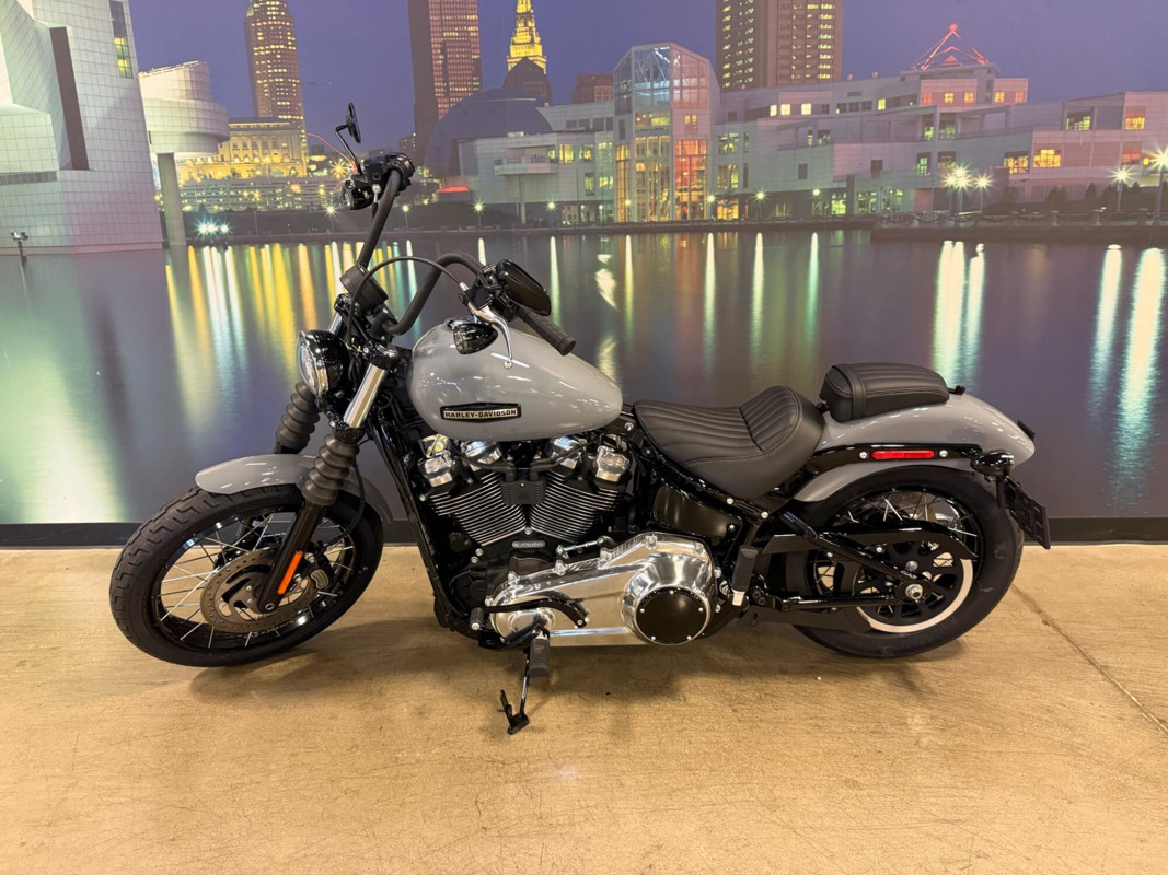 Street Bob®