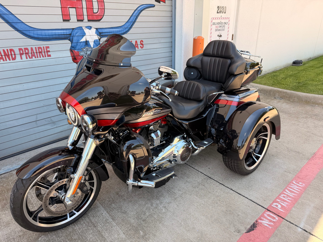 CVO Tri Glide® Ultra