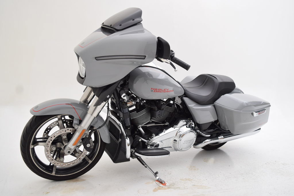 Street Glide®