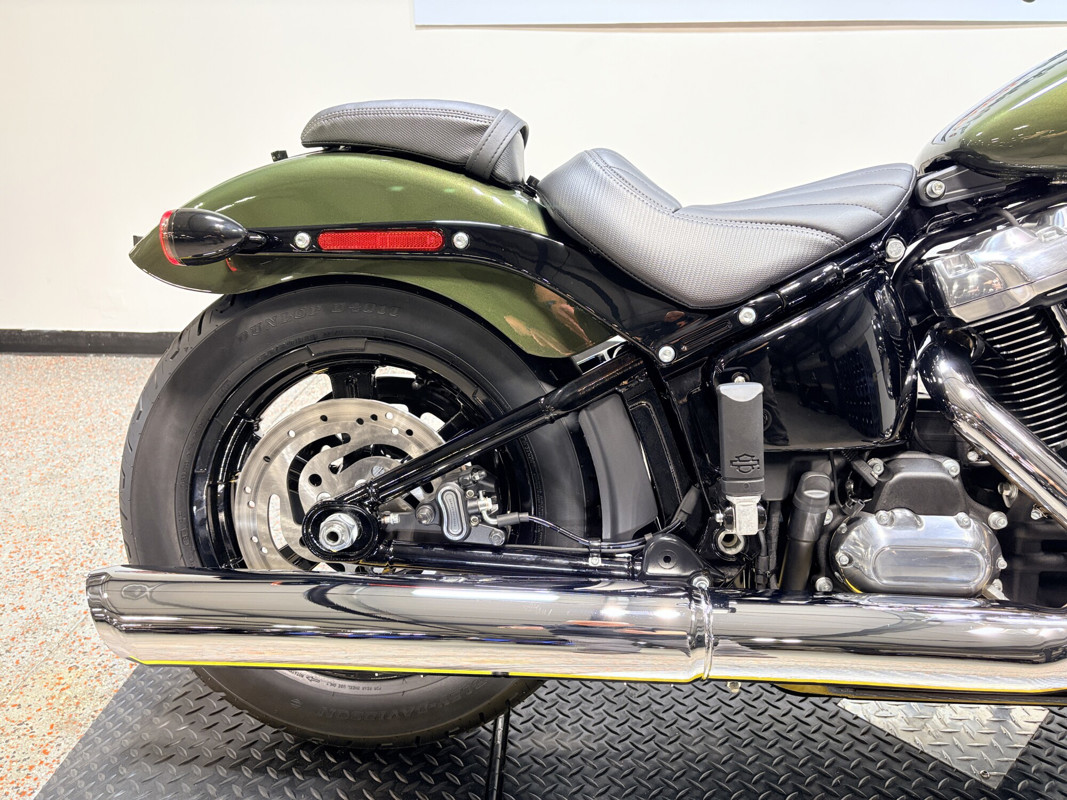 Street Bob®