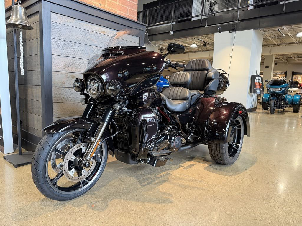 CVO® Tri Glide® Ultra