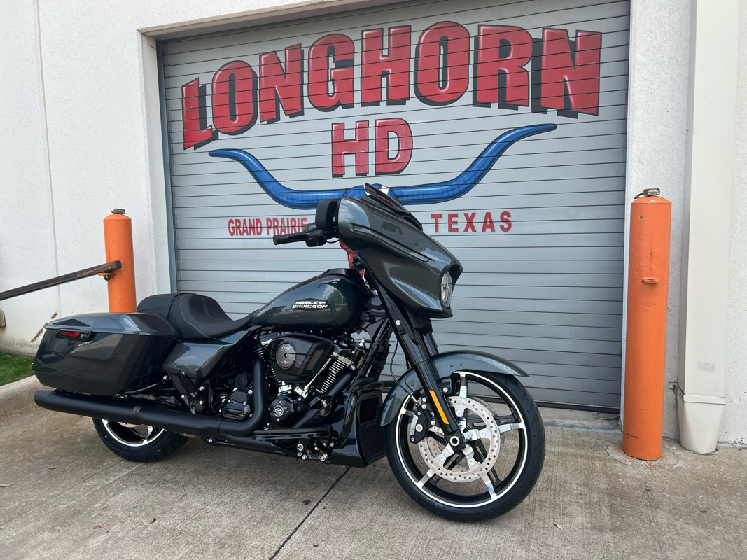 Street Glide®
