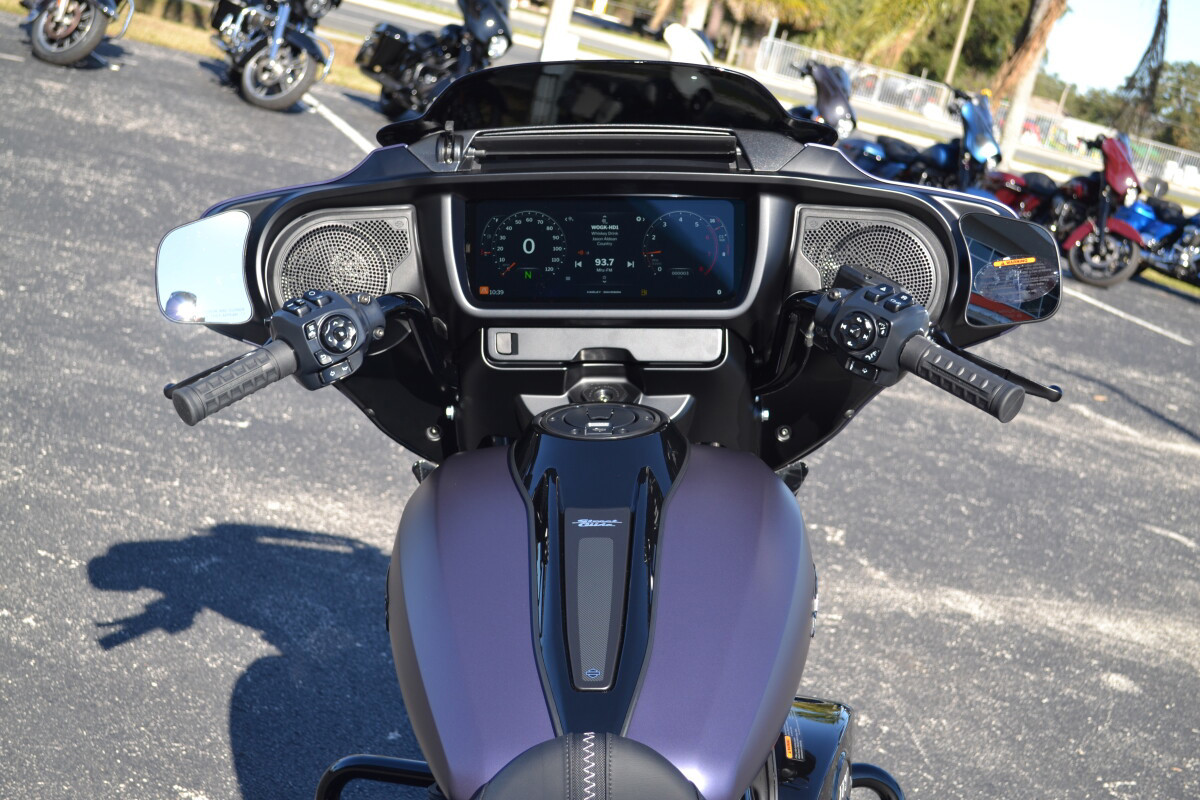 Street Glide®
