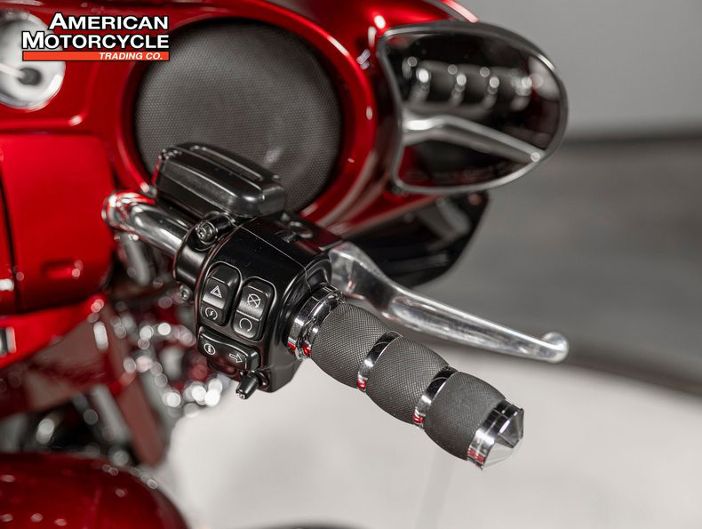 Street Glide®