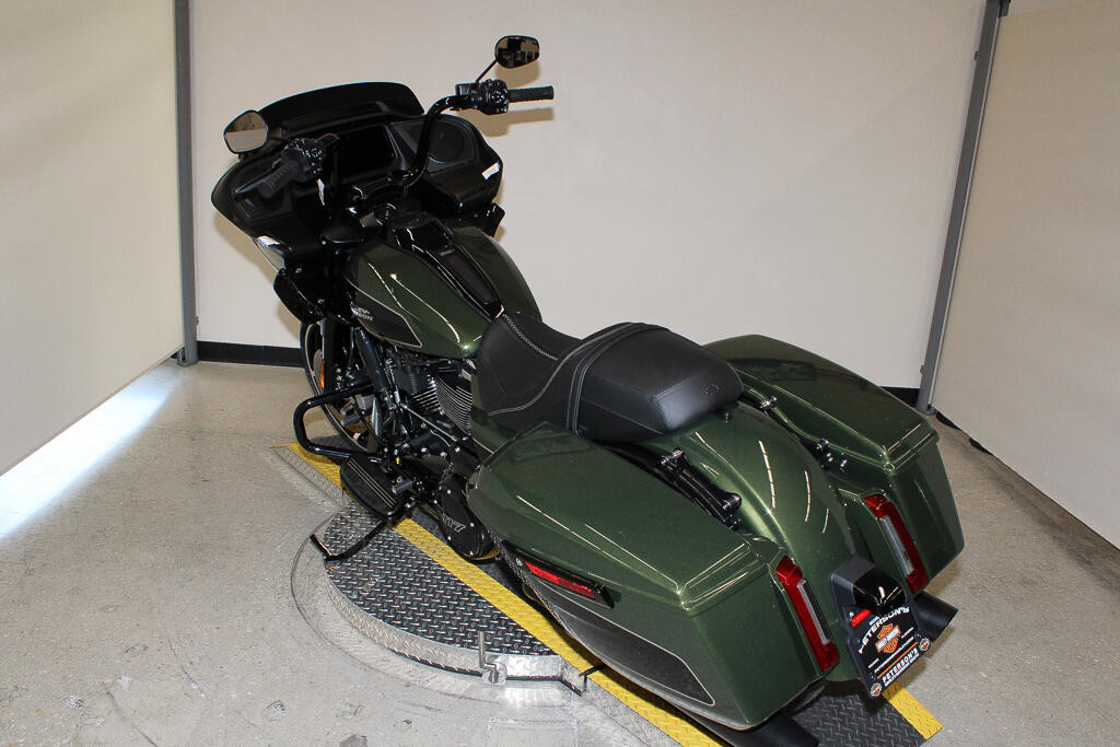 Road Glide®