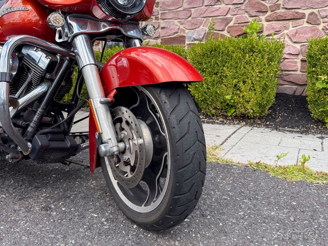 Street Glide®