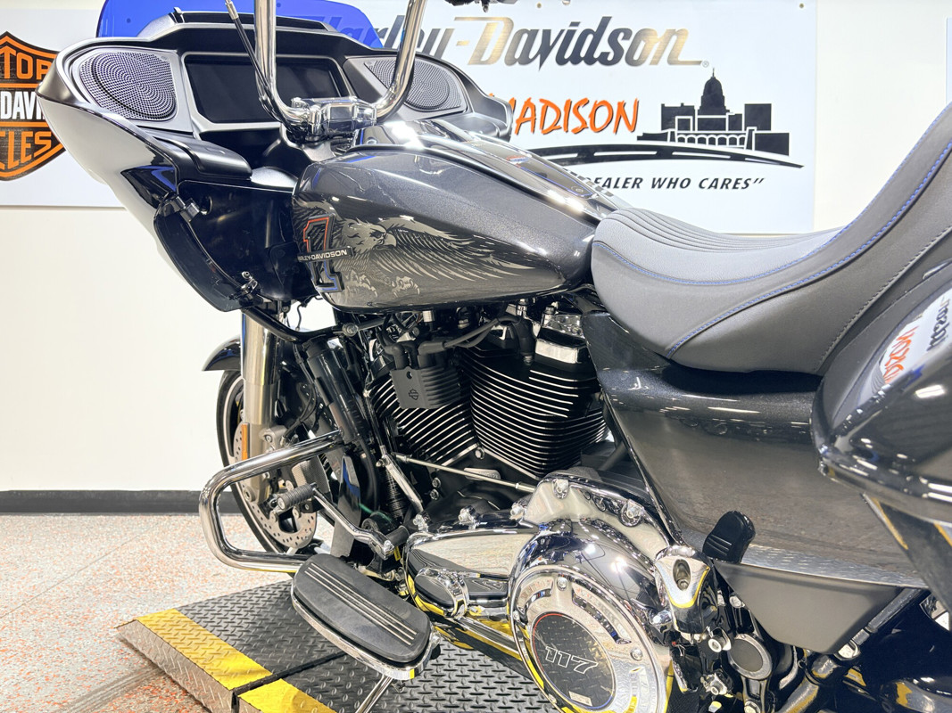 Road Glide®