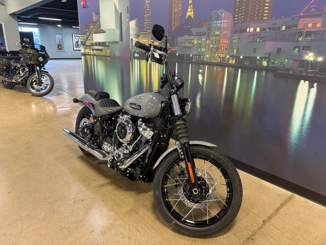 Street Bob®