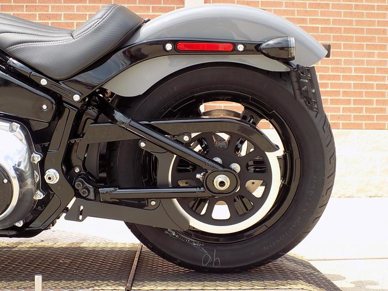 Street Bob®