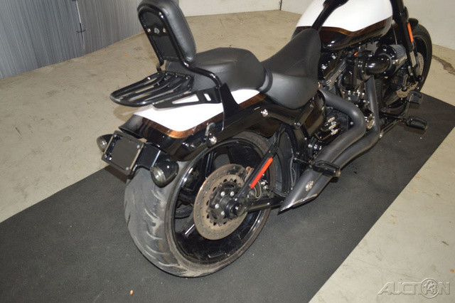 CVO® Pro Street Breakout®