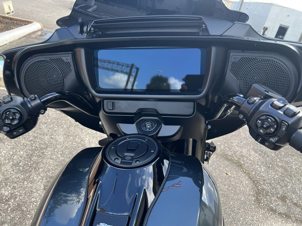 Street Glide®
