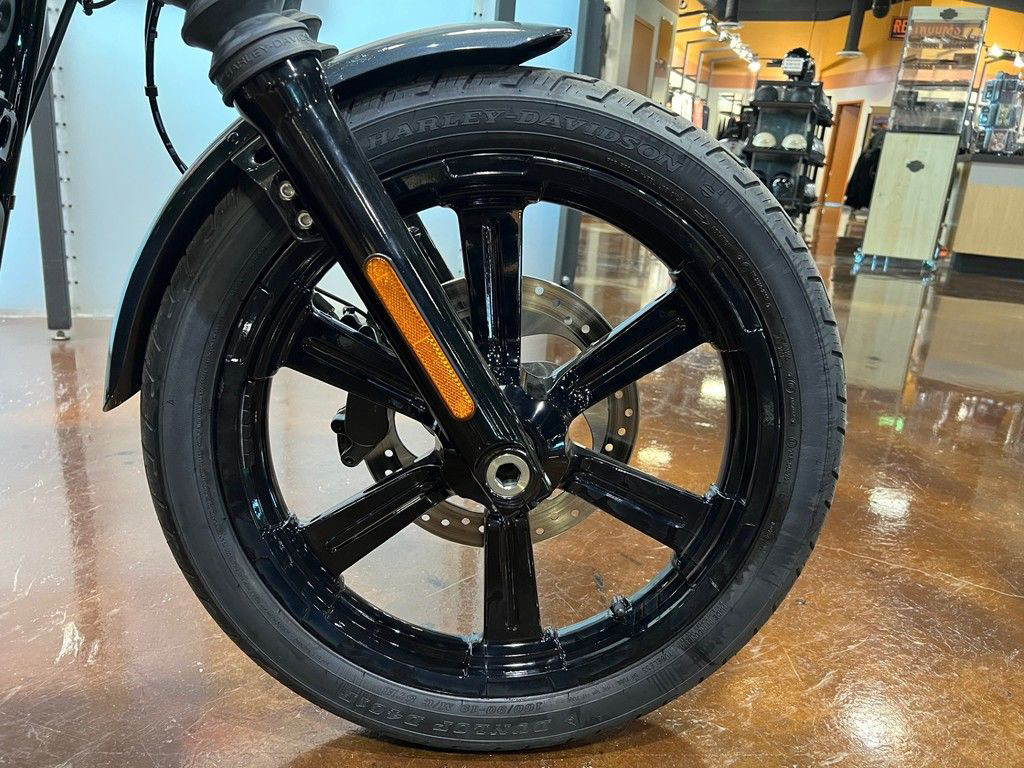 Street Bob®