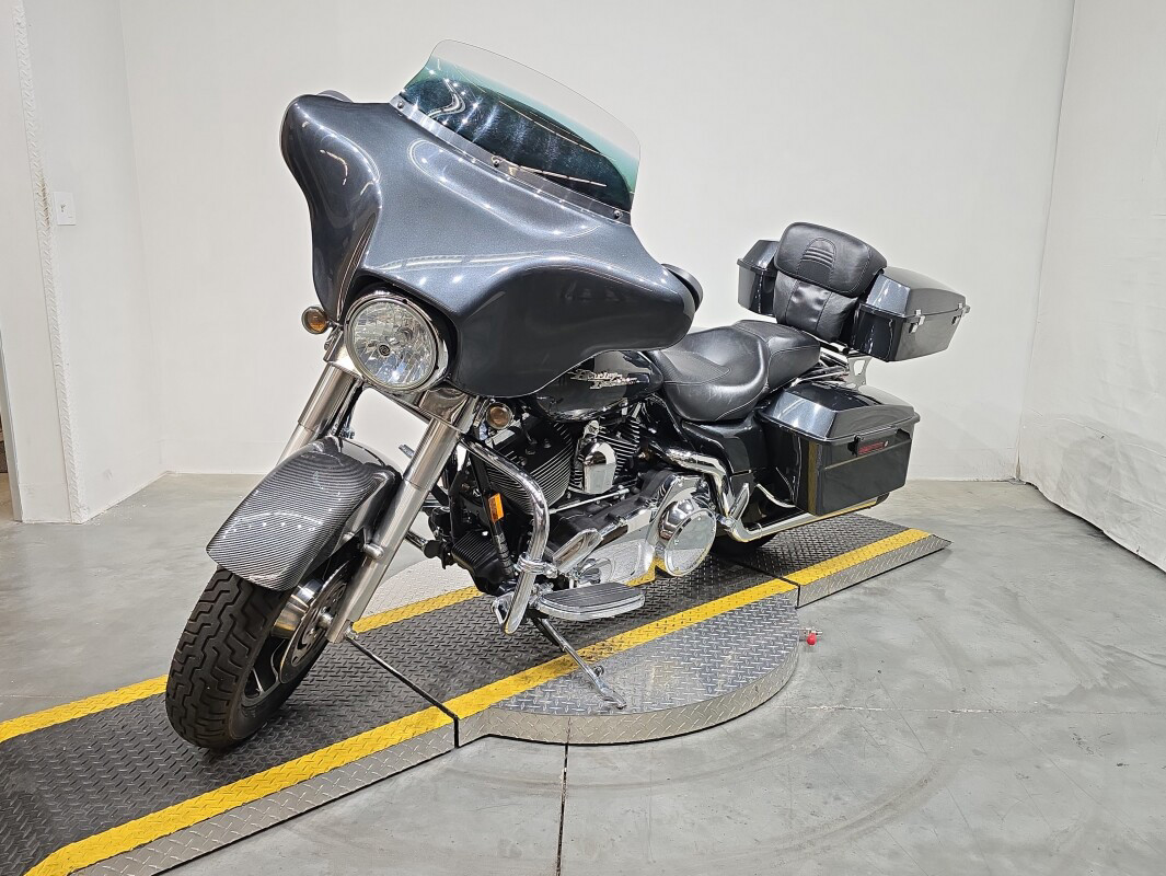Street Glide®