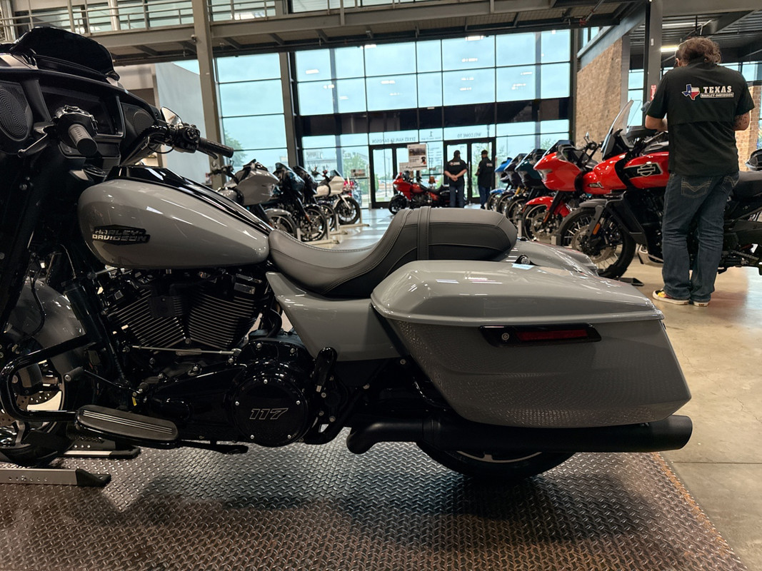 Street Glide®