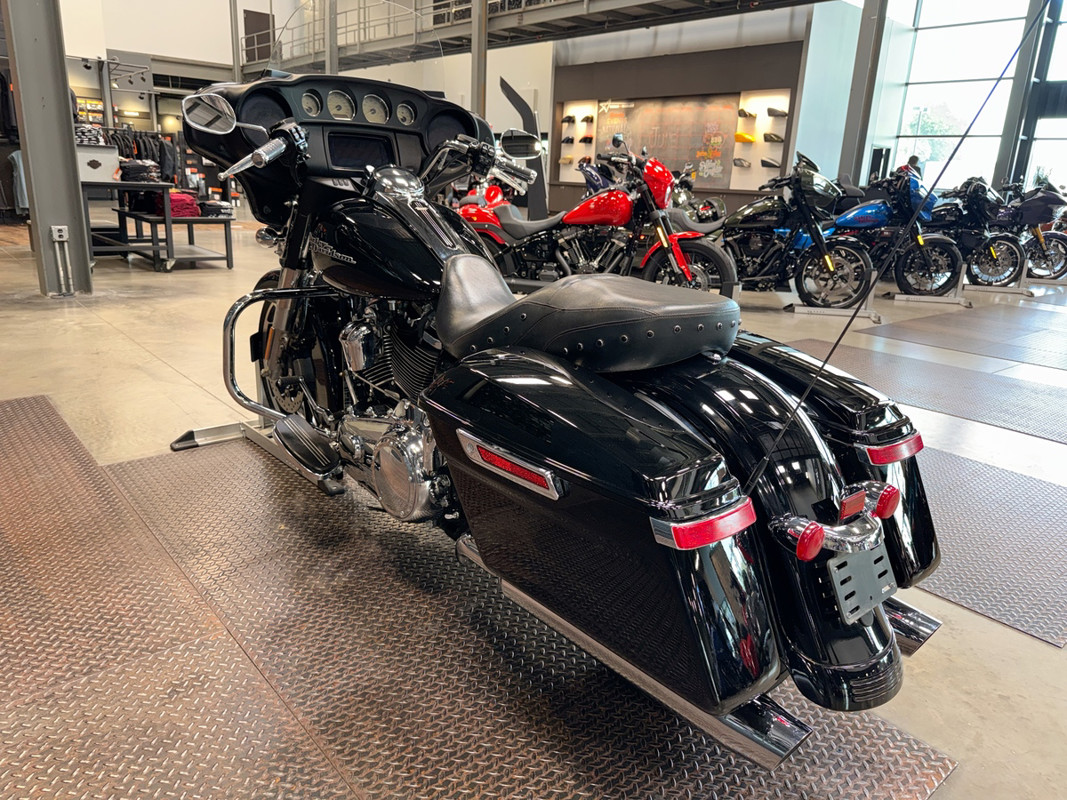 Street Glide®