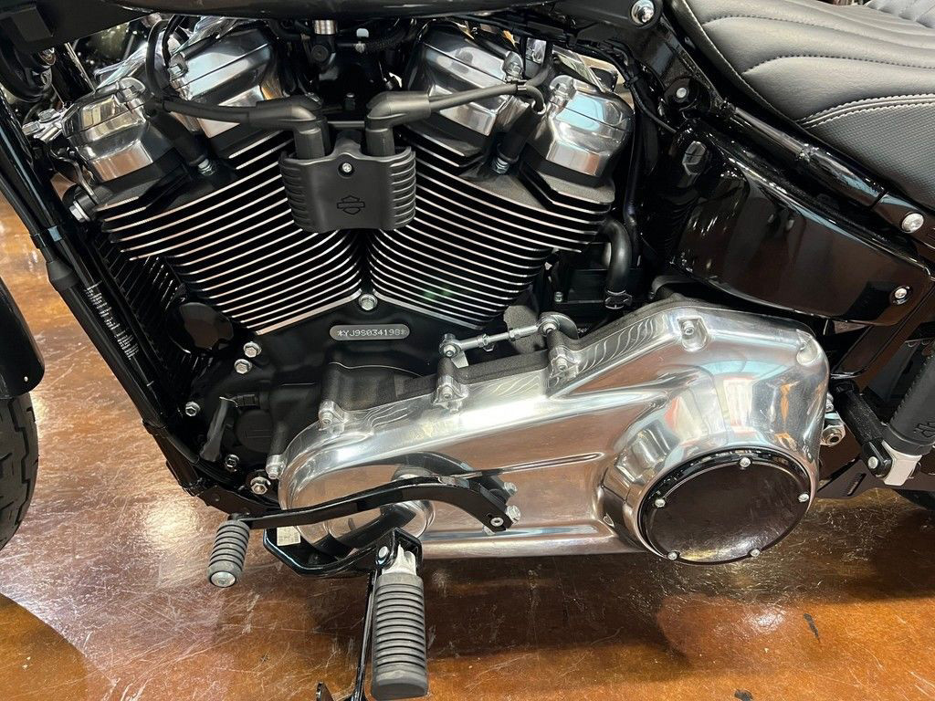 Street Bob®