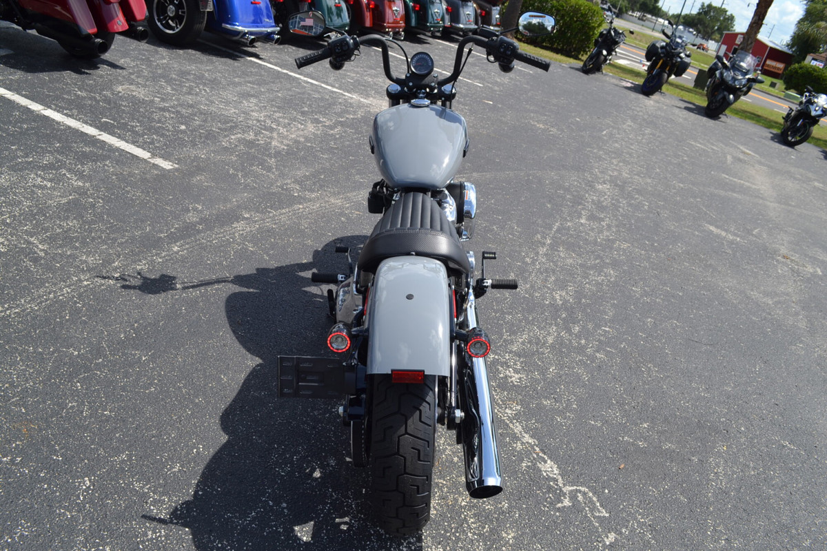 Street Bob®