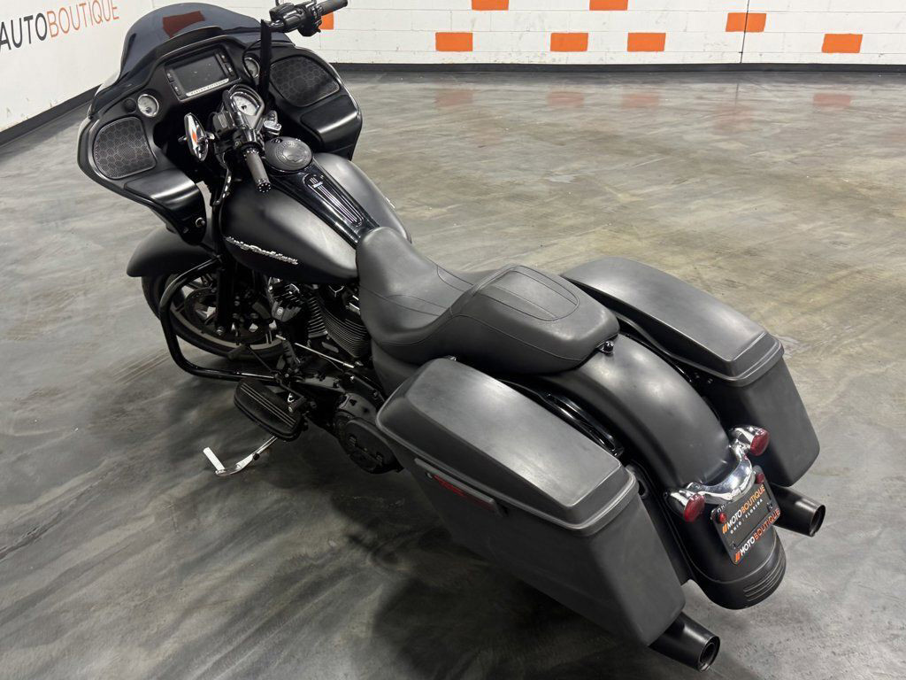 Road Glide®