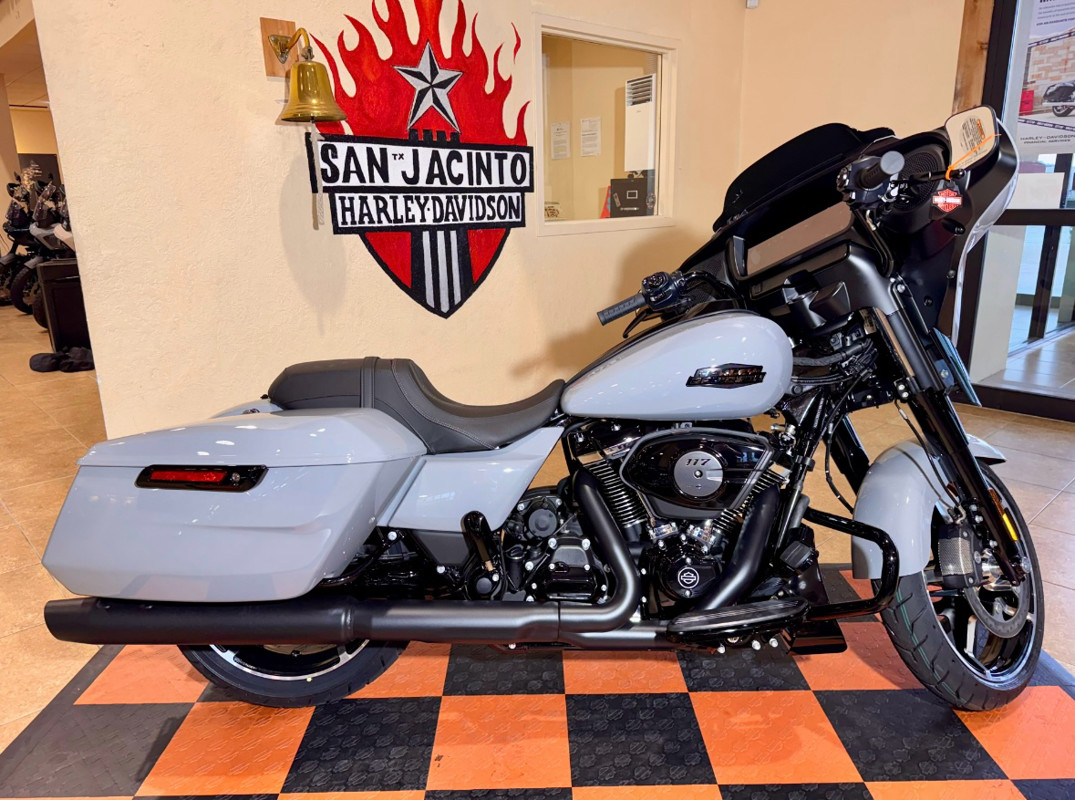 Street Glide®