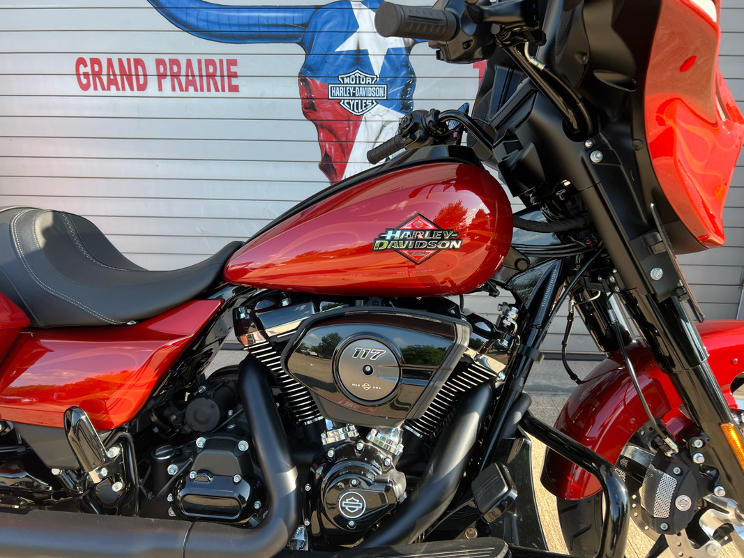 Street Glide®