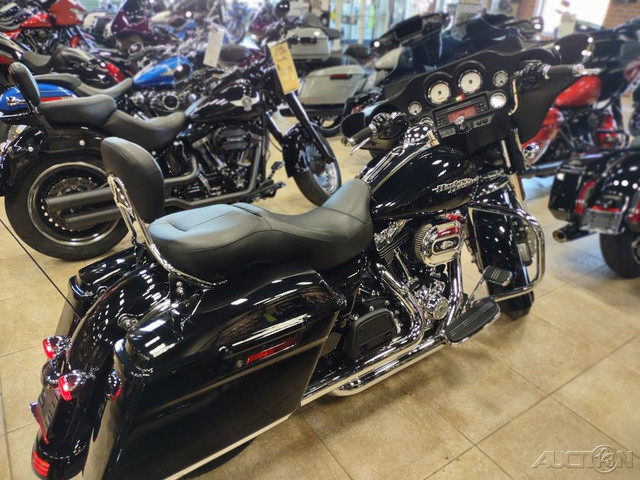 Street Glide®