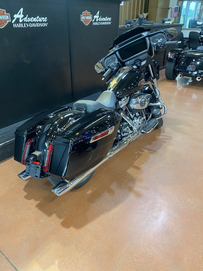 Street Glide®