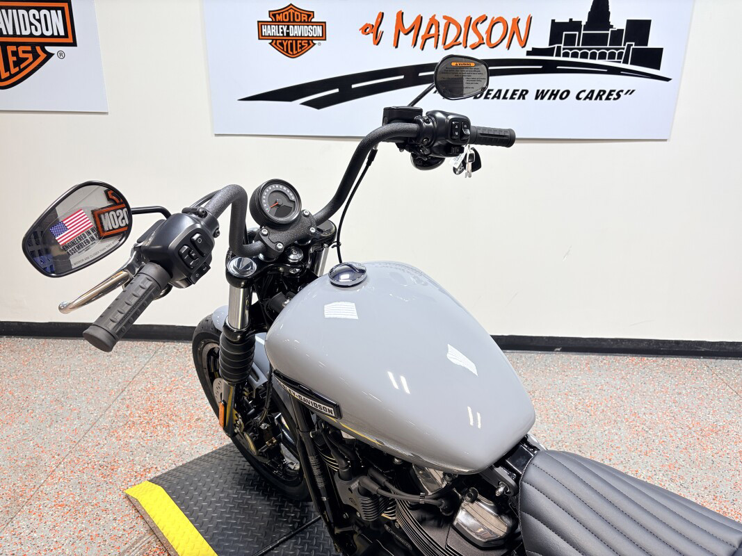 Street Bob®
